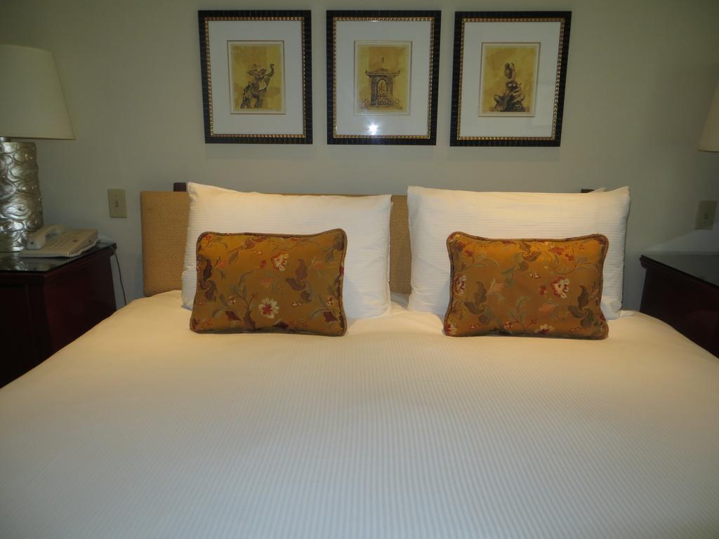 Tradewinds Carmel Hotel Exterior photo
