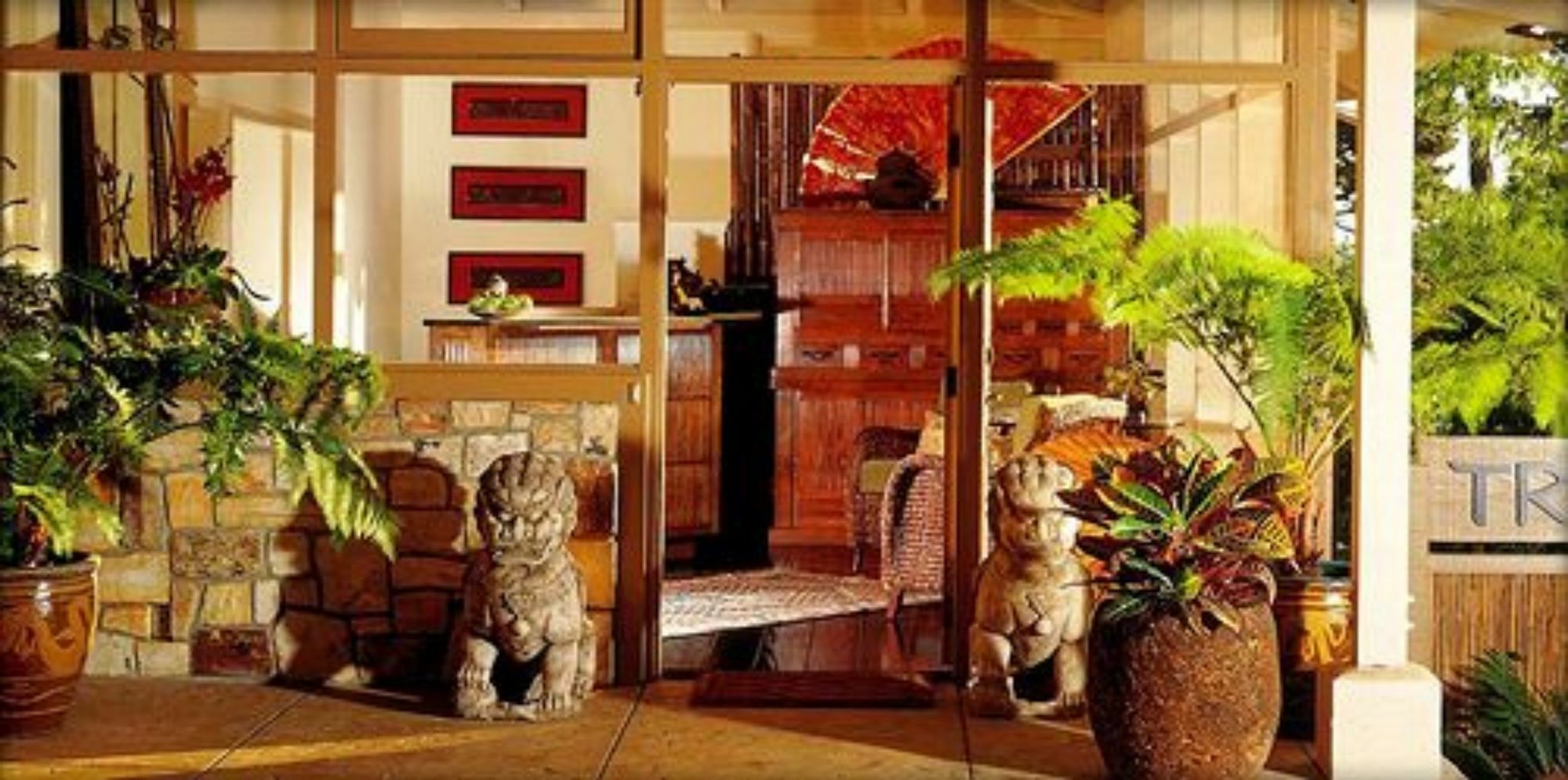 Tradewinds Carmel Hotel Interior photo